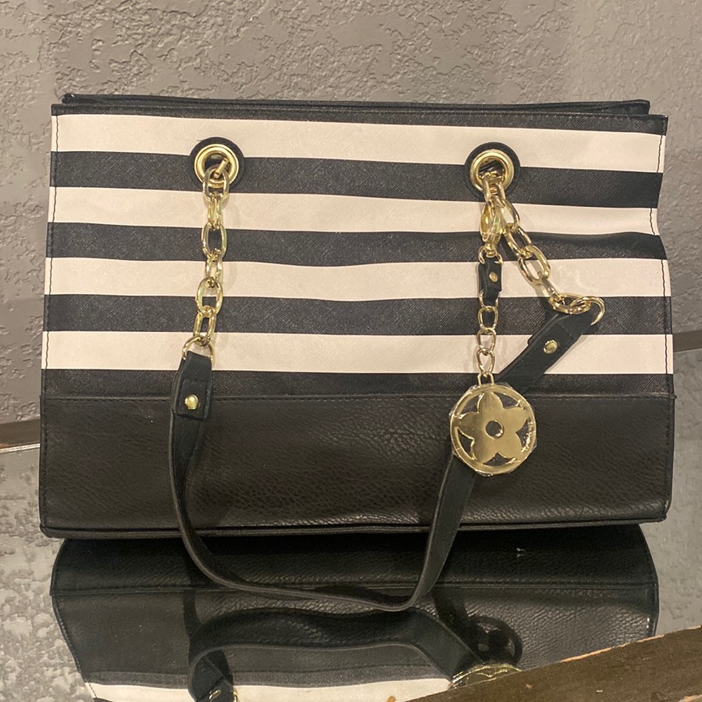 New BUENO “TINA” EAST/ WEST TOTE Black and White Stripes Gold Hardware Bag